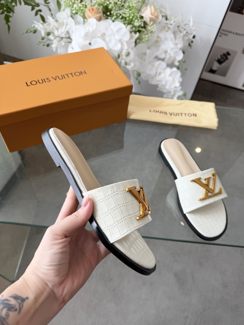 l0vis Vvtt0n slippers